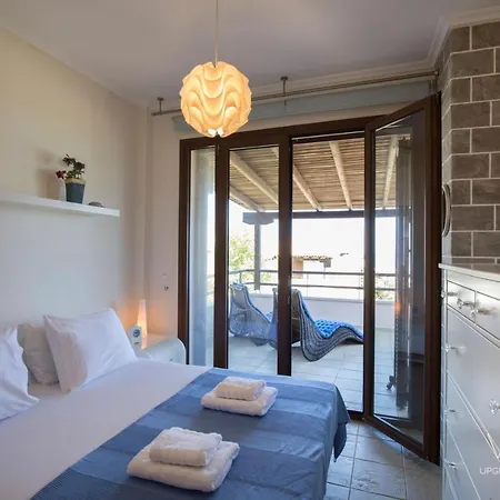 Galini Villa, 3 Bdrms, Sea Views & Shared Pool Villa *