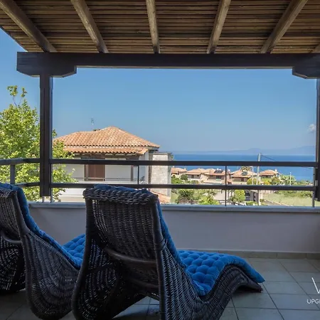 Galini Villa, 3 Bdrms, Sea Views & Shared Pool *