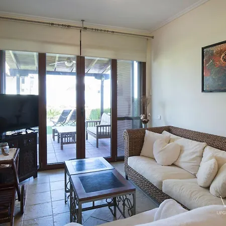 Villa Galini Villa, 3 Bdrms, Sea Views & Shared Pool Áfitosz