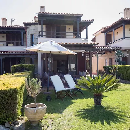 Galini Villa, 3 Bdrms, Sea Views & Shared Pool Áfitosz