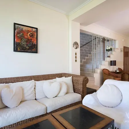 Villa Galini Villa, 3 Bdrms, Sea Views & Shared Pool *