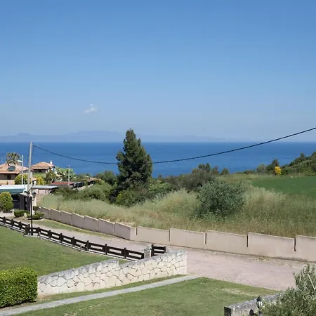 Galini Villa, 3 Bdrms, Sea Views & Shared Pool